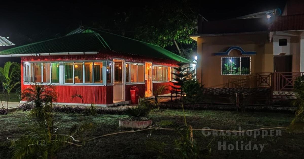 Grasshopper Jungle Queen Resort Chalsa ภายนอก รูปภาพ