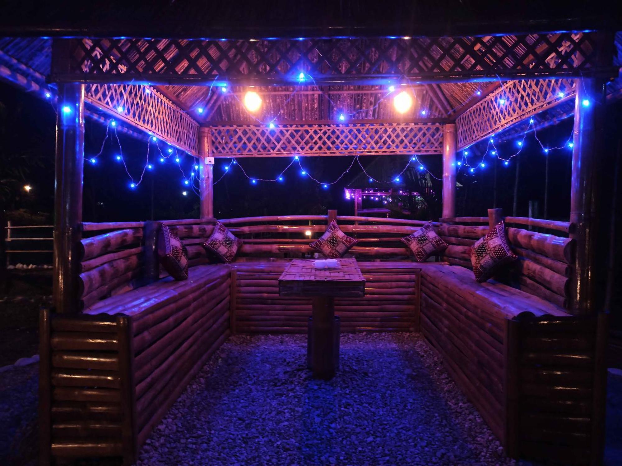 Grasshopper Jungle Queen Resort Chalsa ภายนอก รูปภาพ
